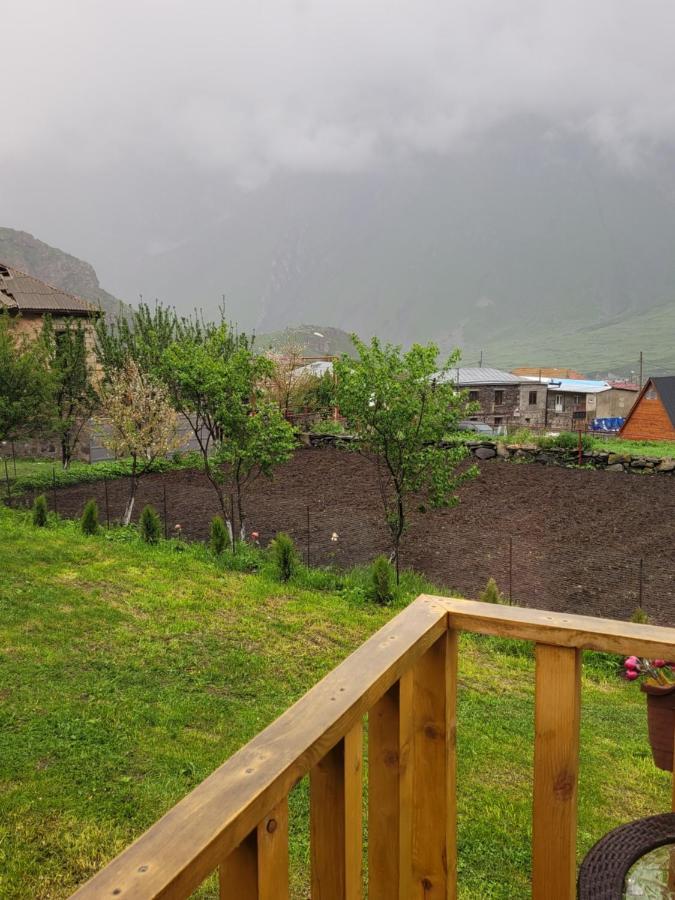 Pine Chalet Kazbegi Eksteriør bilde