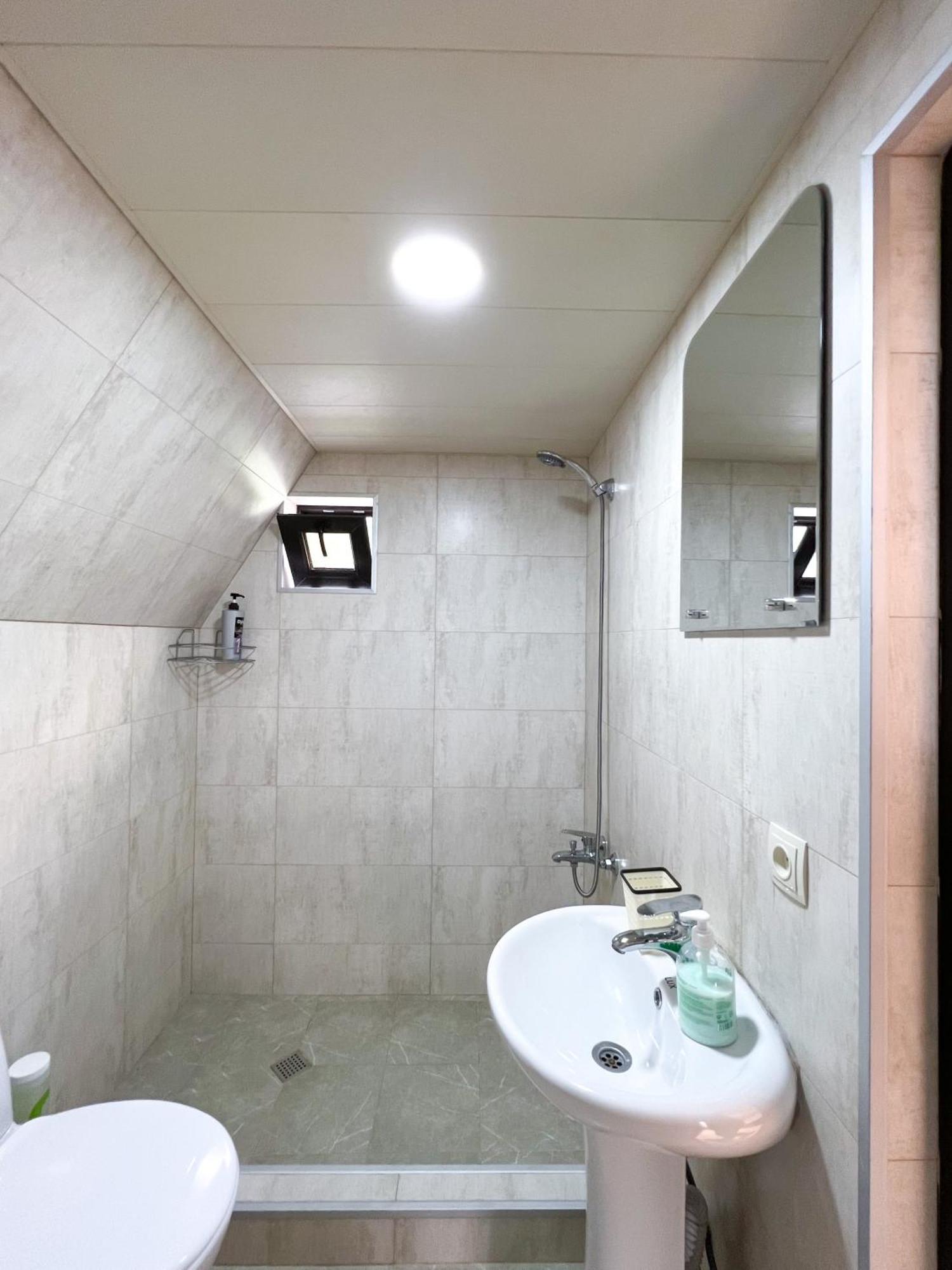 Pine Chalet Kazbegi Rom bilde